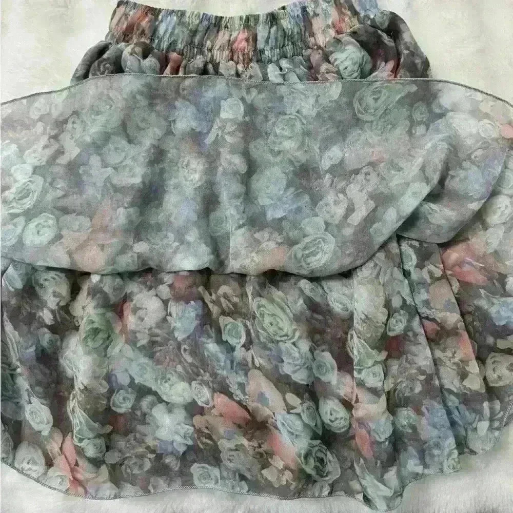 Woman’s Flower Detailed Skirt Floral Print Flattering Flowy  Vacation Skirt - Picture 2 of 4